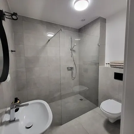 Goscinne Karpacka 17 Prywatne Lazienki Parking