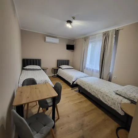 Hotel Goscinne Karpacka 17 Prywatne Lazienki Parking Hlivice