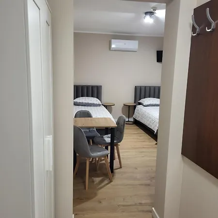 Hotel Goscinne Karpacka 17 Prywatne Lazienki Parking *