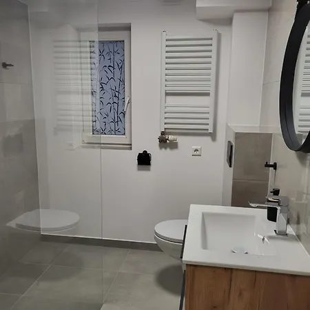 Goscinne Karpacka 17 Prywatne Lazienki Parking Hotel