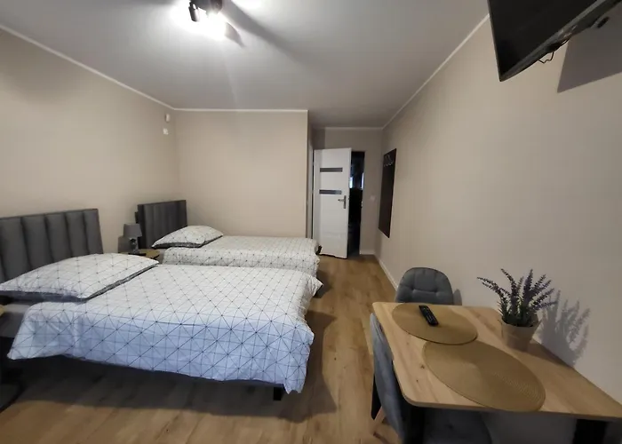 Goscinne Karpacka 17 Prywatne Lazienki Parking * グリヴィツェ