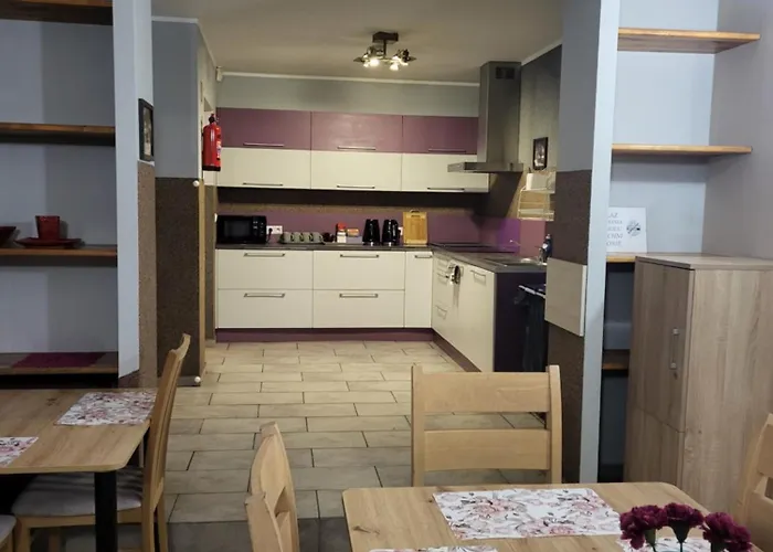 ホテル Goscinne Karpacka 17 Prywatne Lazienki Parking *