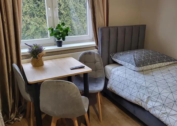 ホテル Goscinne Karpacka 17 Prywatne Lazienki Parking