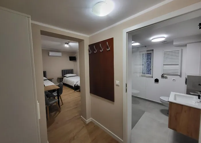 Hotel Goscinne Karpacka 17 Prywatne Lazienki Parking *