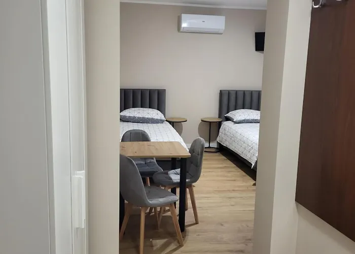 Hotel Goscinne Karpacka 17 Prywatne Lazienki Parking *